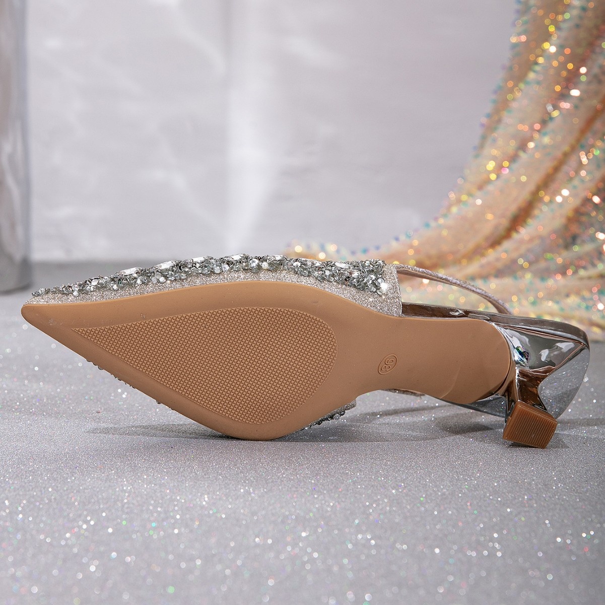 Fashionable Pointed Toe High H - Court Heel Pointed 评论和价格