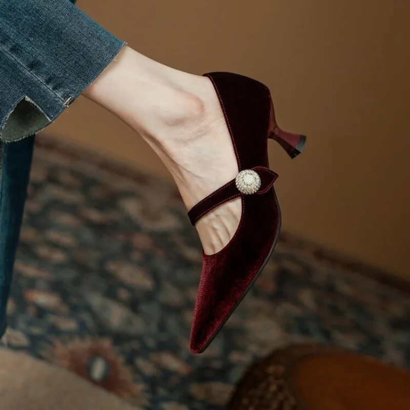 Wine Red Pointed Toe Mary Jane - Women'S Heels 评论和价格