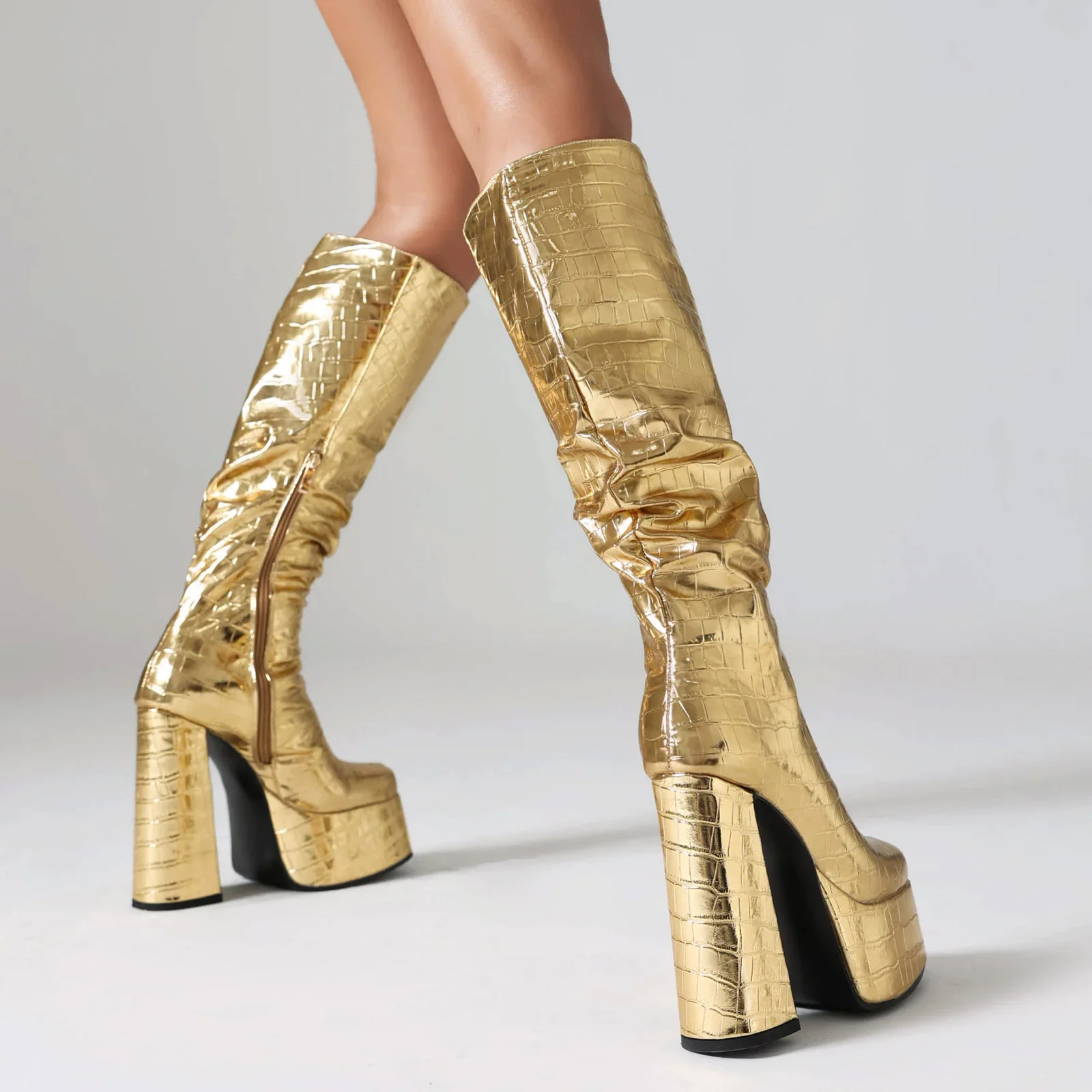 Shiny Silver Women Pleated Pla - Zip Up Boots Short 评论和价格